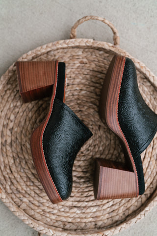 Ivaria Platform Clog