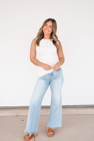 Refined Edge Sleeveless Knit Top