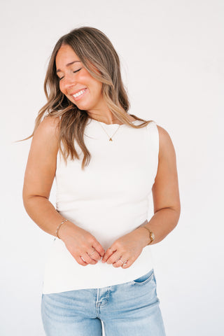 Refined Edge Sleeveless Knit Top