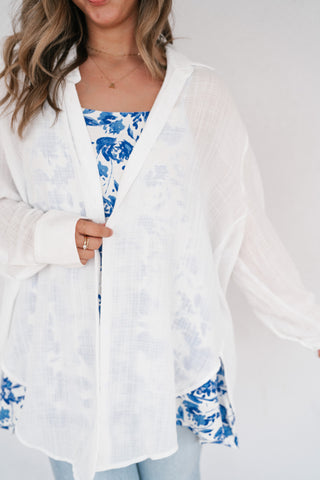 Lela Button down- White
