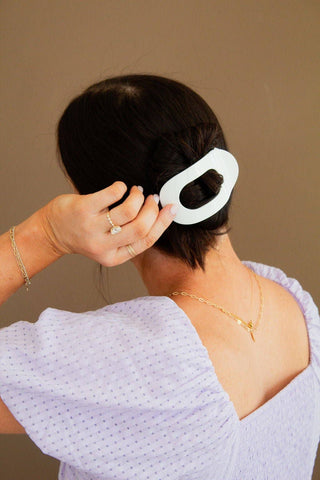 Circle Cutout Flat Claw Clip: Brown