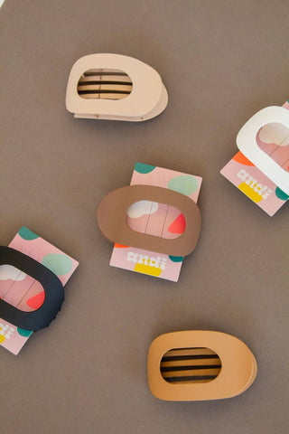 Circle Cutout Flat Claw Clip: Olive