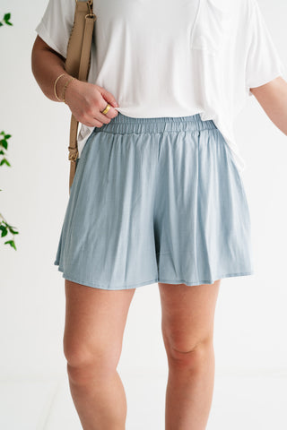 Quiet Moments Relaxed Short - Light Wash