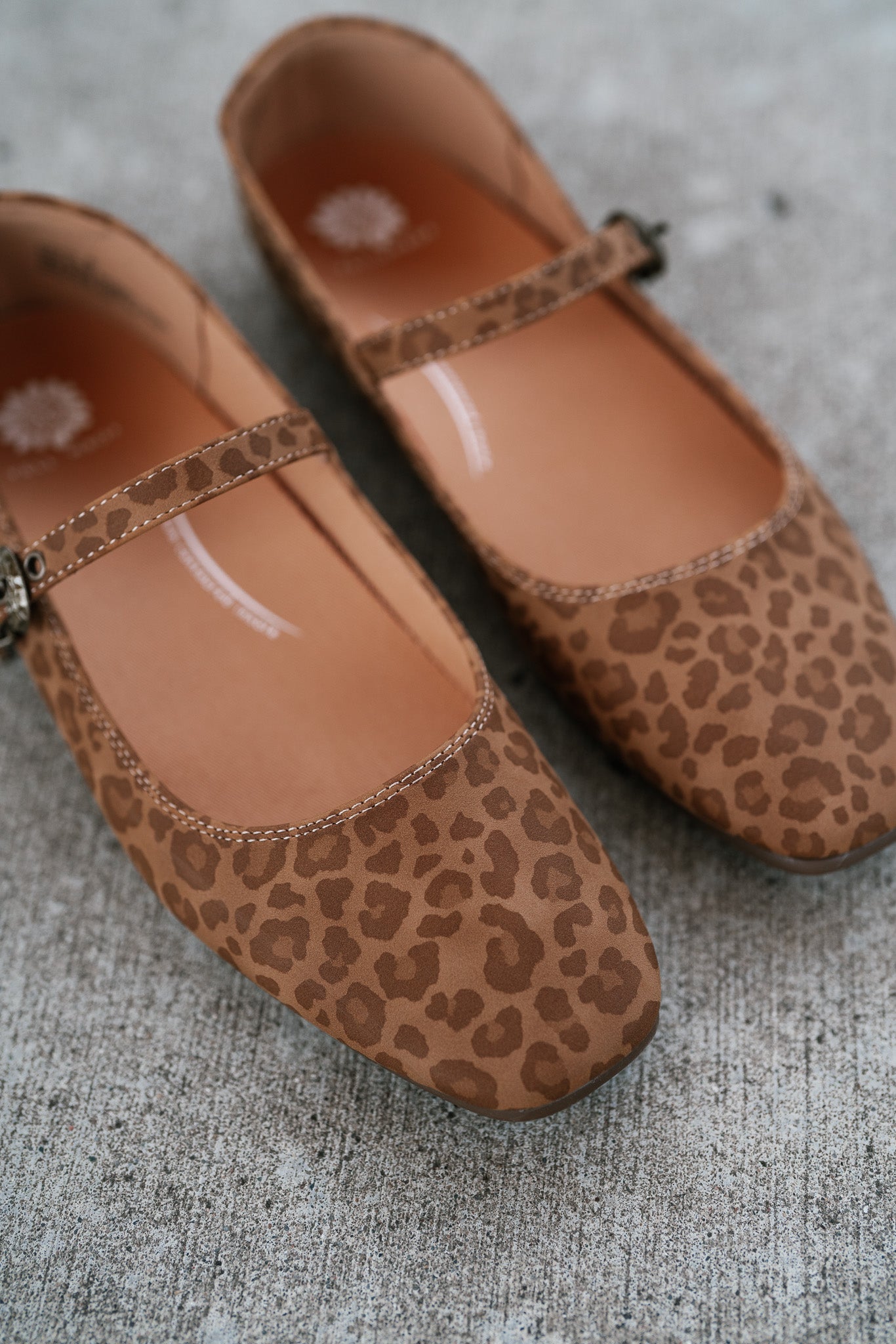 Collin Leopard Flat