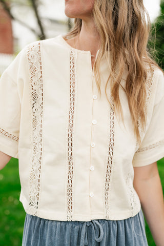 Daisy Field Button Up Top