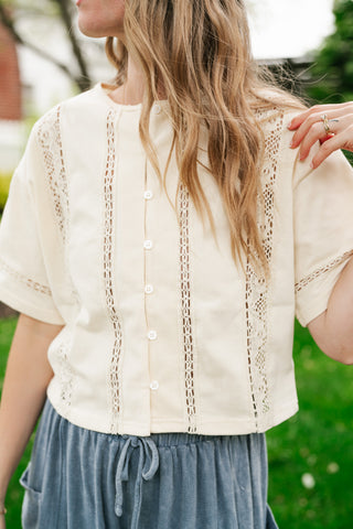 Daisy Field Button Up Top