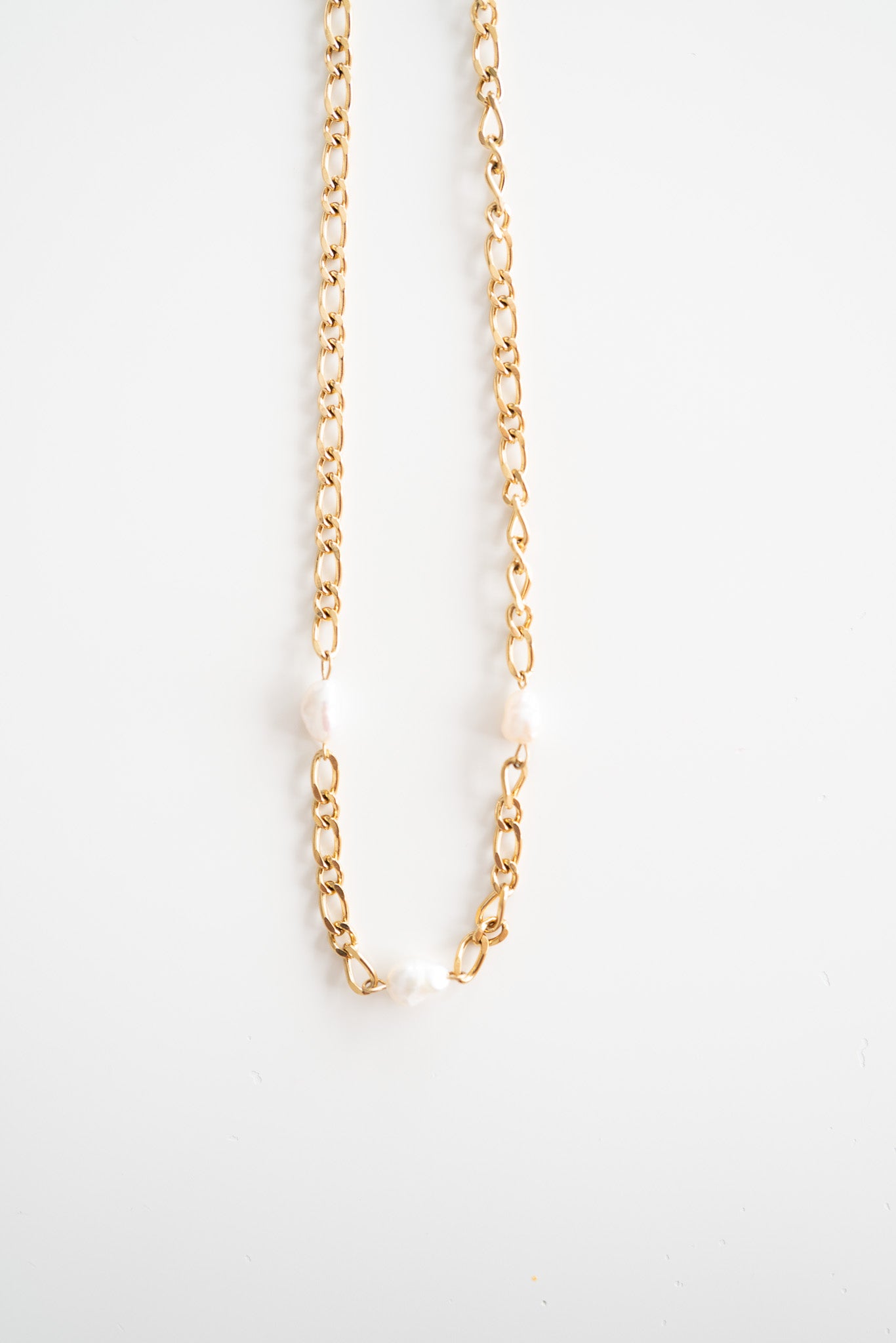 Three Pearl Gold Chain