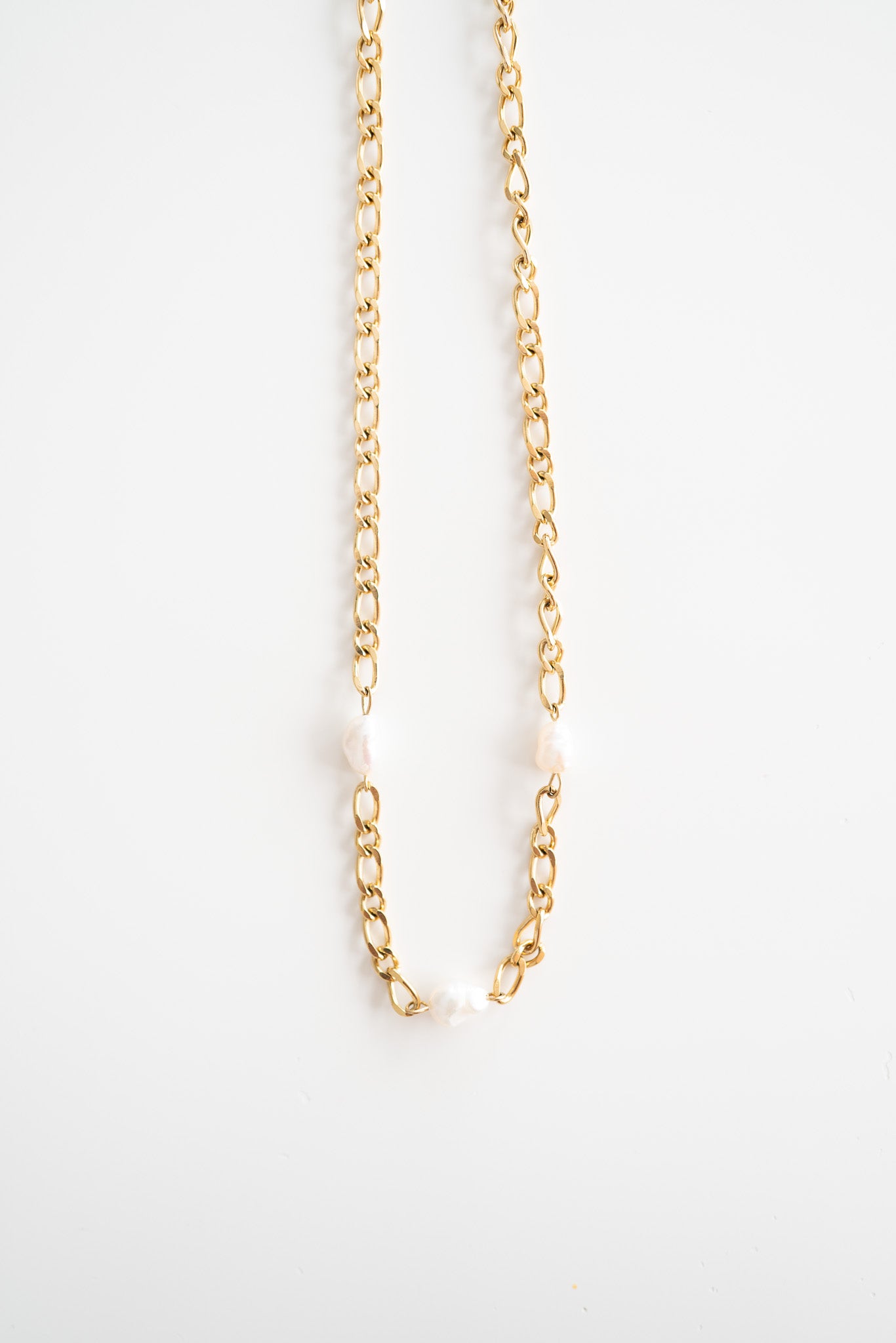 Three Pearl Gold Chain