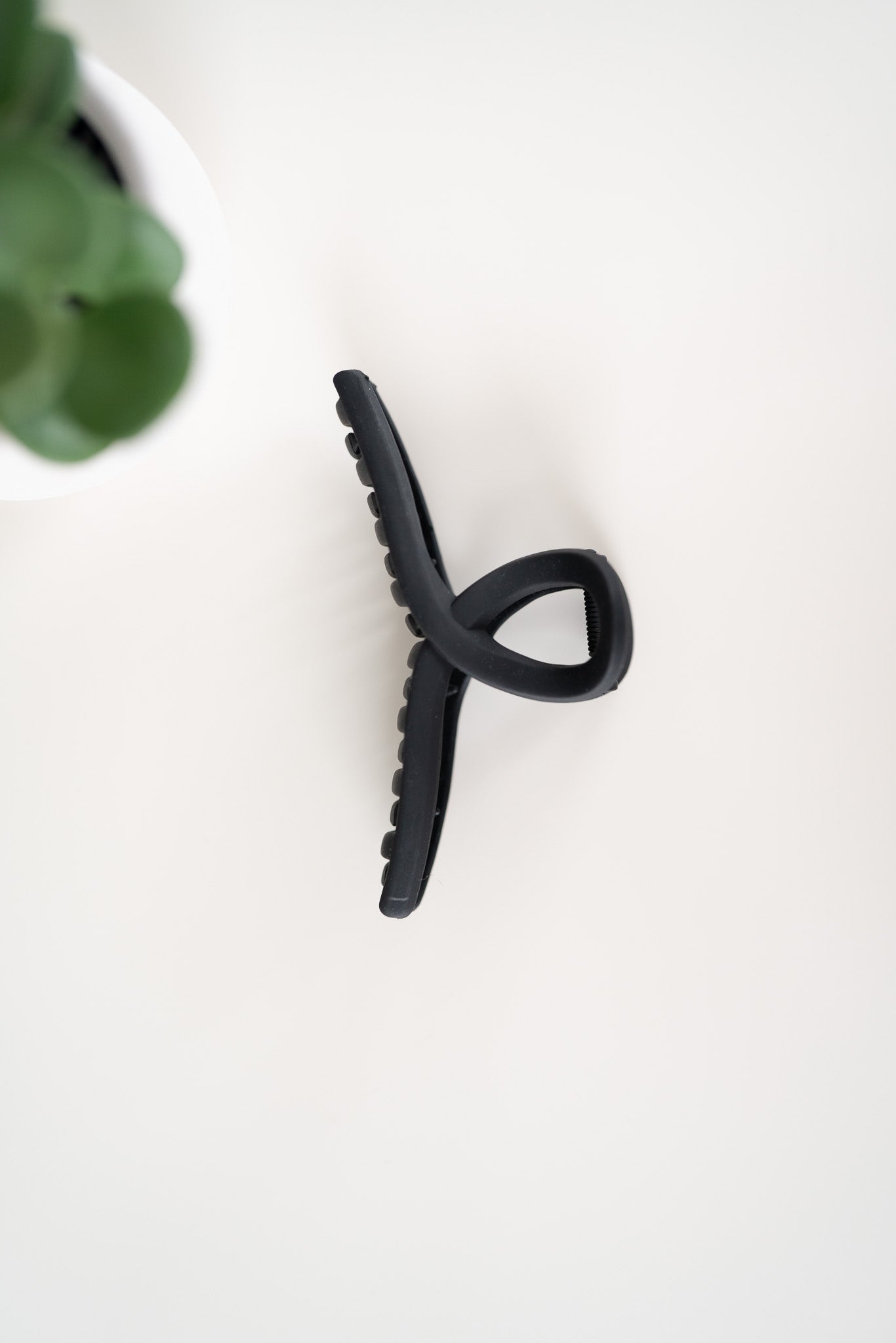 Malia Claw Clip-Black