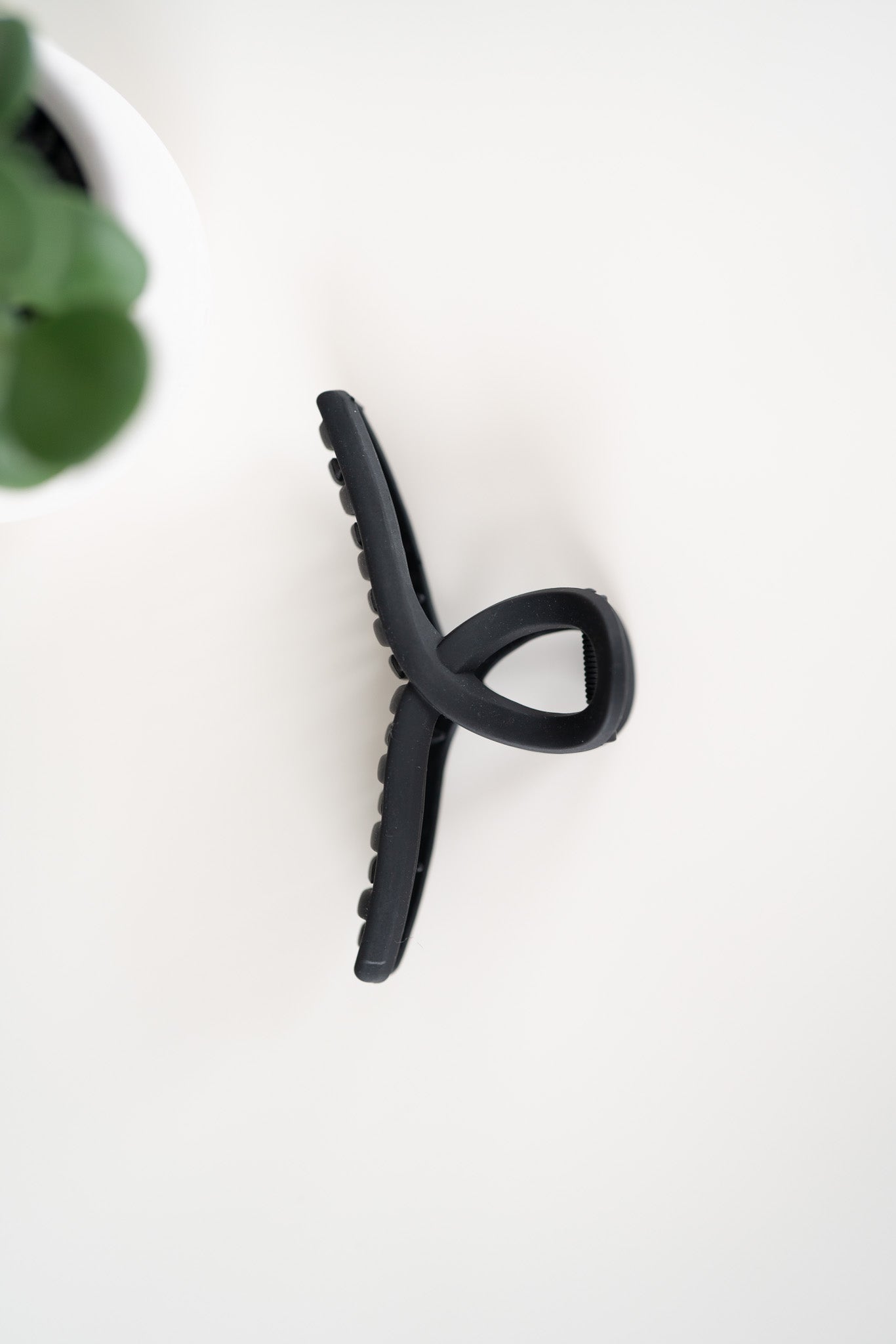 Malia Claw Clip-Black