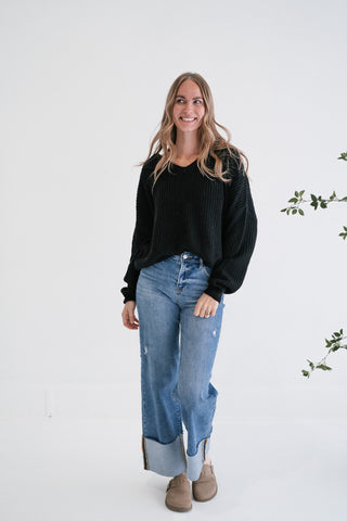Blackstone Oversized Ribbed V-Neck Knit Sweater