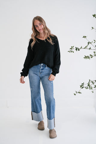 Blackstone Oversized Ribbed V-Neck Knit Sweater