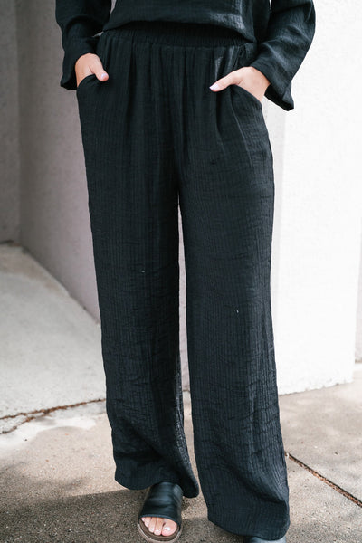 Serene Black Linen Bottom