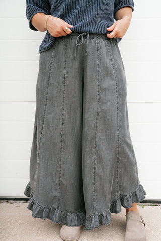 On The Move Ruffle Pant - Black