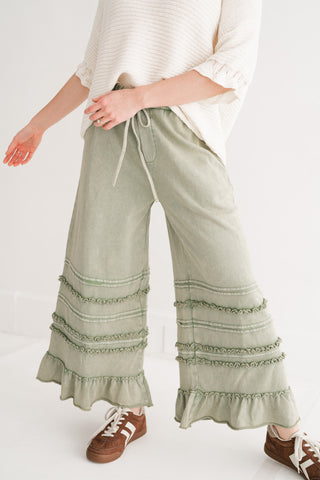 Soft Horizon Ruffled Wide-Leg Pants