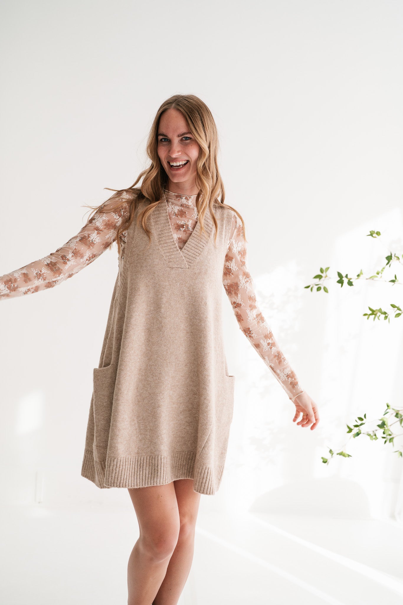 Soft Journey V-Neck Knit Tunic Sweater Vest Beige / Medium/Large Soft Journey V-Neck Knit Tunic Sweater Vest Beige / Medium/Large
