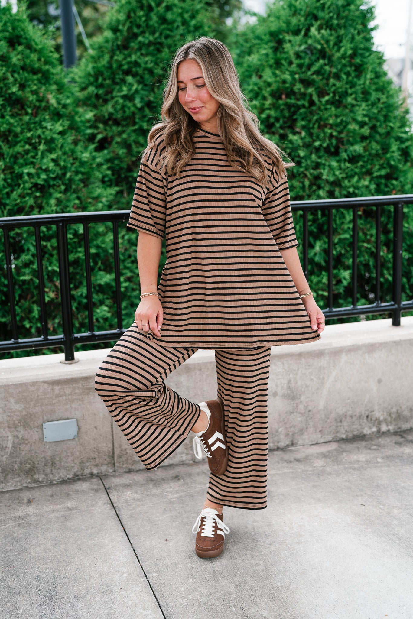 Good Feels Relaxed Striped Set Top - Mocha