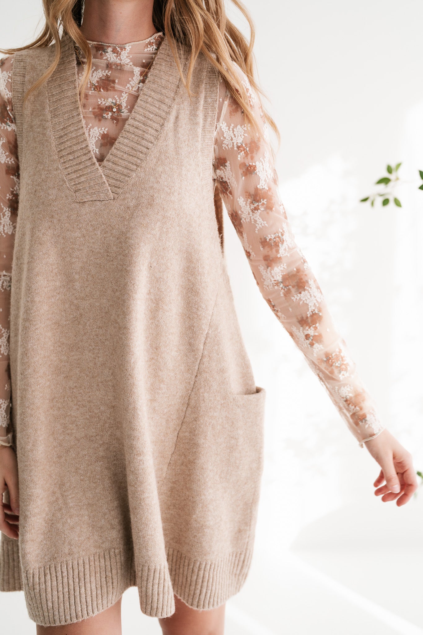 Soft Journey V-Neck Knit Tunic Sweater Vest Beige / Medium/Large Soft Journey V-Neck Knit Tunic Sweater Vest Beige / Medium/Large