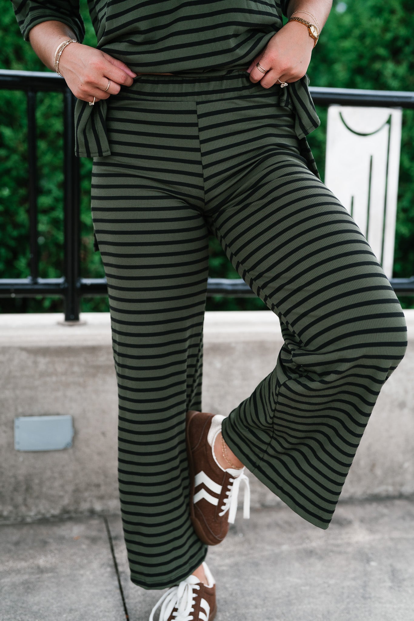 Good Feels Relaxed Striped Set Pants - Olive