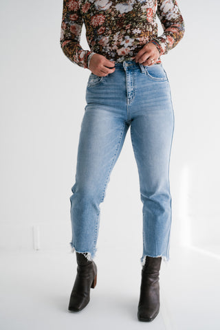 Vervet Avalon Light Wash Straight Leg Jeans