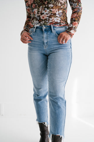 Vervet Avalon Light Wash Straight Leg Jeans