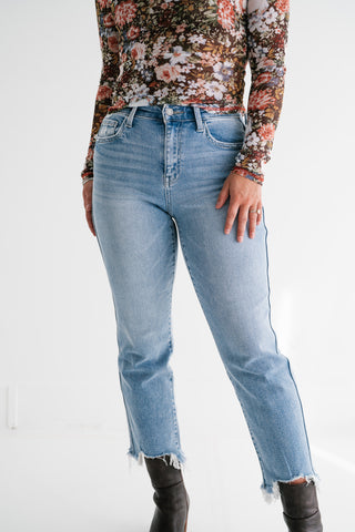 Vervet Avalon Light Wash Straight Leg Jeans