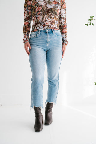 Vervet Avalon Light Wash Straight Leg Jeans