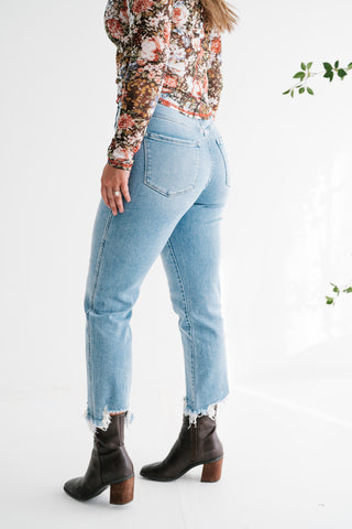 Vervet Avalon Light Wash Straight Leg Jeans