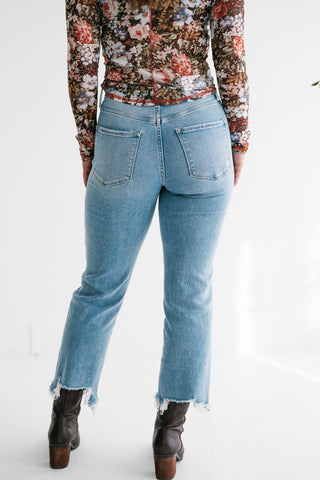 Vervet Avalon Light Wash Straight Leg Jeans