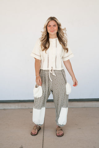 Daisy Field Button Up Top
