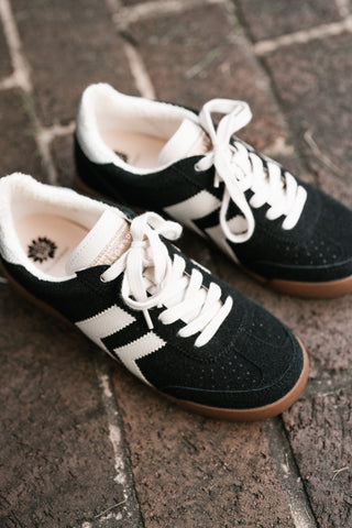 Neevan Sneaker - Black