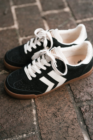 Neevan Sneaker - Black