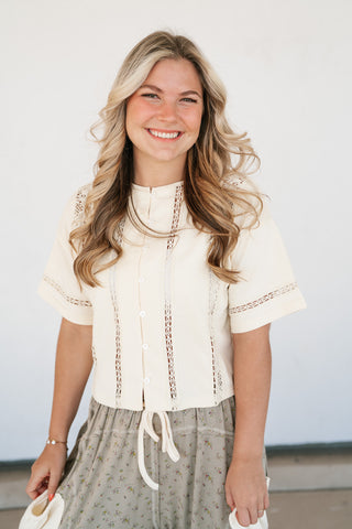 Daisy Field Button Up Top