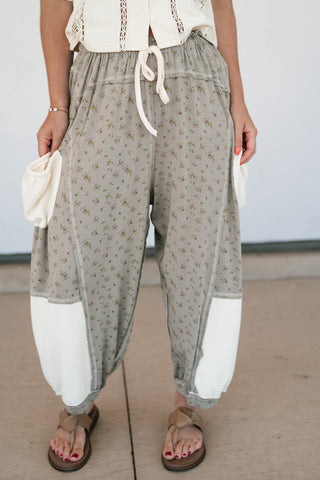 Always the Easy Choice Floral Balloon Pant - Olive