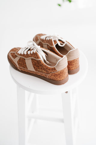 Nurita Lace-Up Sneaker