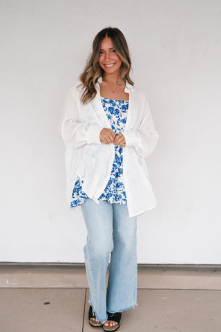 Lela Button down- White