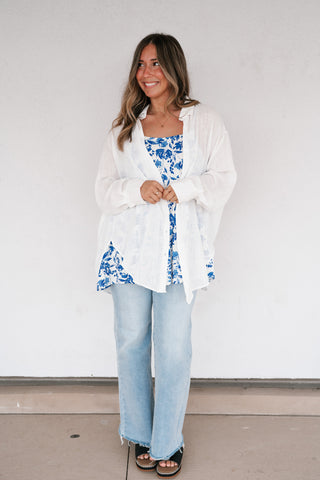 Lela Button down- White