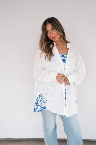 Lela Button down- White