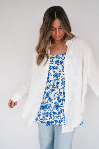 Lela Button down- White