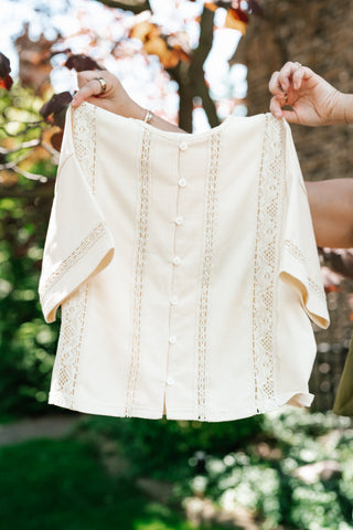 Daisy Field Button Up Top