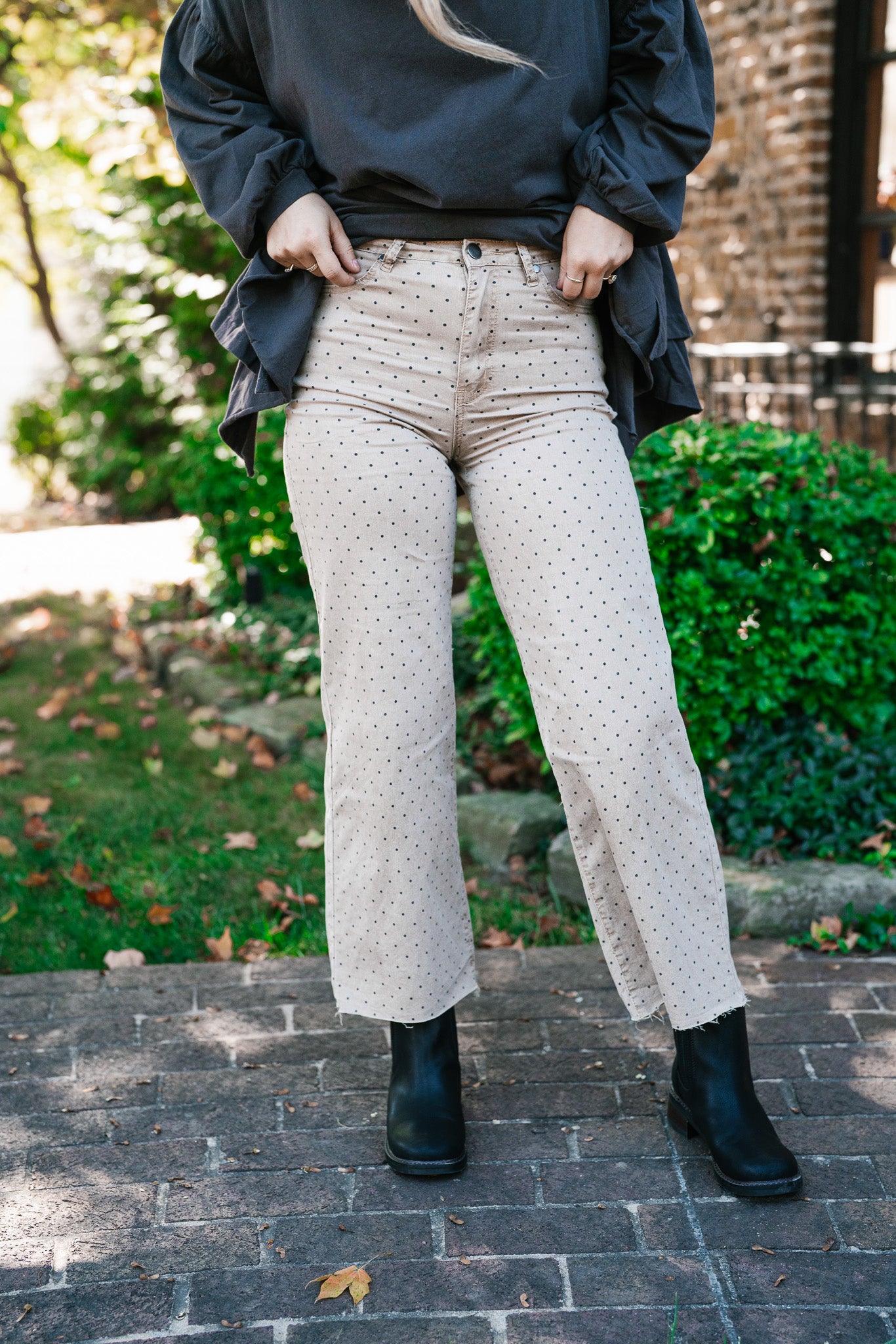 Minimal Point Wide Leg Bottom