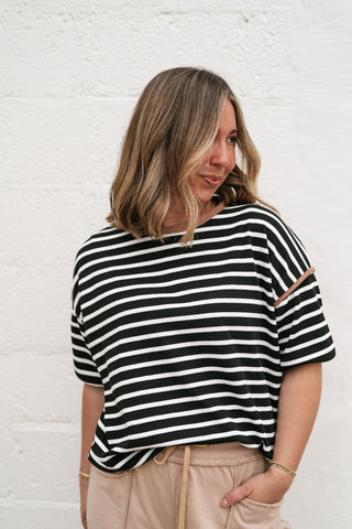 Daydreamer Contrast Stripe Tee - Black
