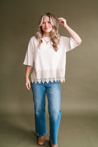 Everly Lace Hem Quarter Sleeve Top - Ecru
