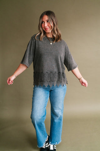 Everly Lace Hem Quarter Sleeve Top - Ash