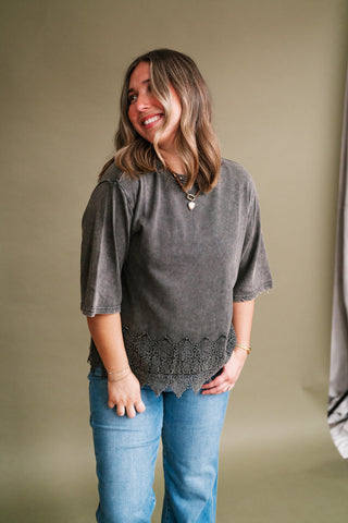Everly Lace Hem Quarter Sleeve Top - Ash