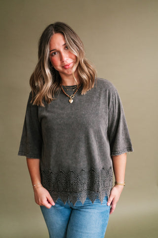 Everly Lace Hem Quarter Sleeve Top - Ash