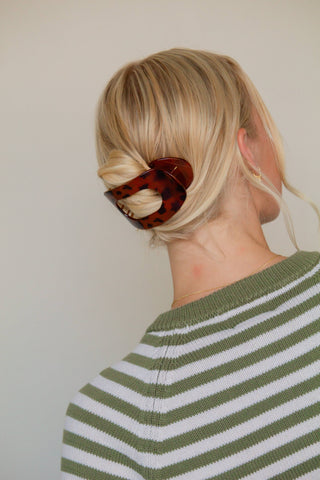 Circle Cutout Flat Claw Clip: Brown
