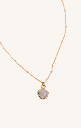 Able Flower Pendant Necklace